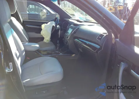 2015 Kia Sorento Limited V6 z USA, uszkodzony, nr VIN 5XYKWDA78FG618308